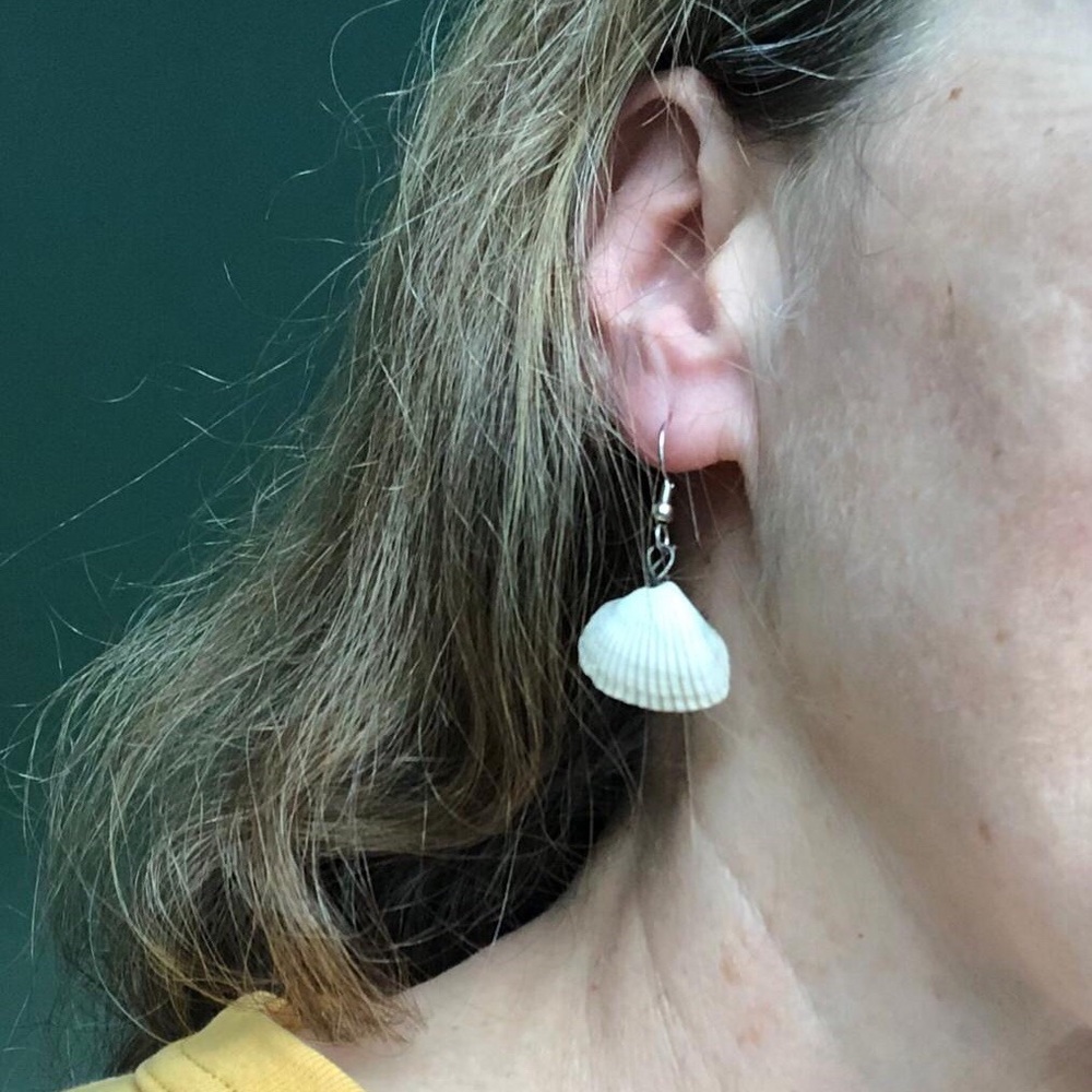 Shell earrings - Picture 3 of 4